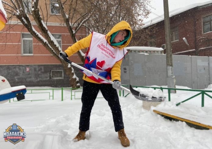 Волонтеры Большого Подольска готовы помочь в уборке снега Волонтеры Большого Подольска готовы помочь в уборке снега
