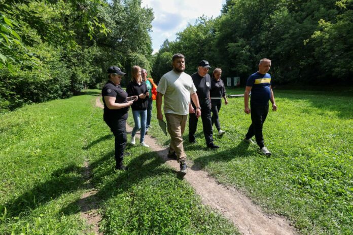 В Подольске провели рейд по пресечению навалов мусора в местах отдыха у воды В Подольске провели рейд по пресечению навалов мусора в местах отдыха у воды