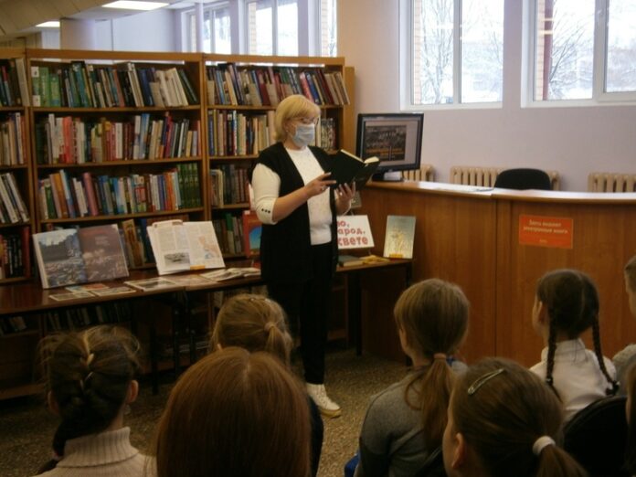 В подольской библиотеке № 3 прошел Патриотический час В подольской библиотеке № 3 прошел Патриотический час