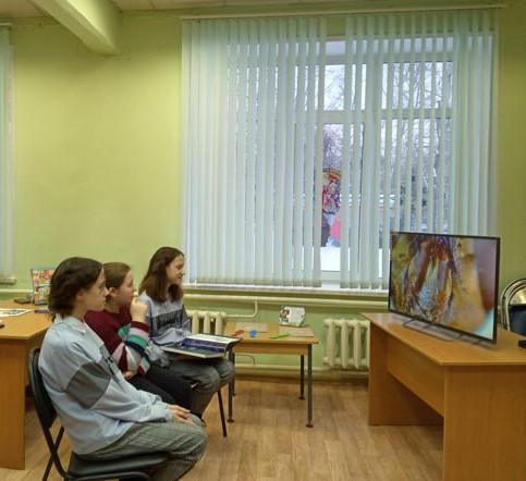 Информ-обозрение “Чудо техники – микроскоп” состоялось в библиотеке № 10