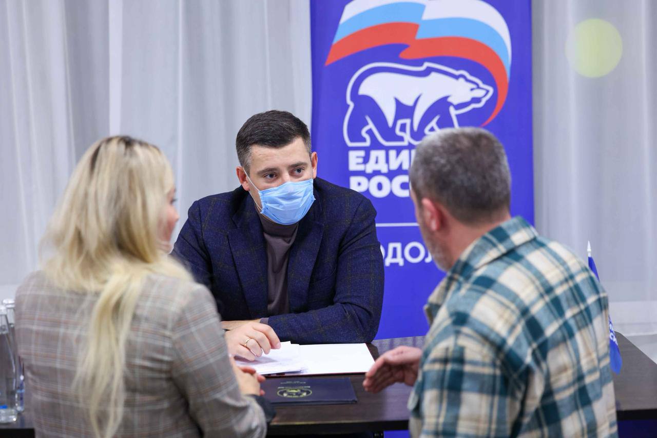 Выездная администрация приехала к жителям микрорайона Львовский