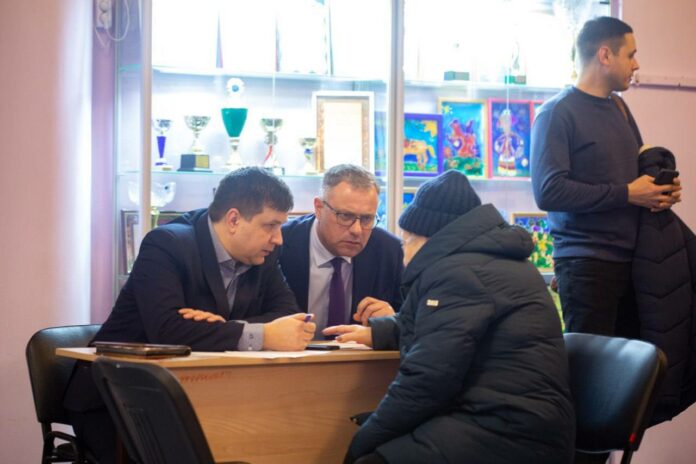 Насущные вопросы микрорайона обсудили на Красной Горке Насущные вопросы микрорайона обсудили на Красной Горке