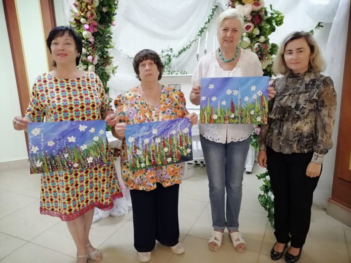 В СДК «Молодежный» прошел мастер-класс по живописи В СДК «Молодежный» прошел мастер-класс по живописи