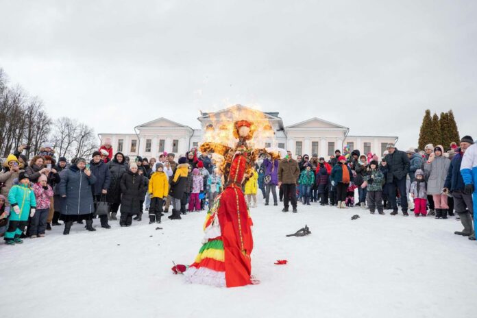 Масленичные гулянья привлекли тысячи жителей и гостей Подольска Масленичные гулянья привлекли тысячи жителей и гостей Подольска