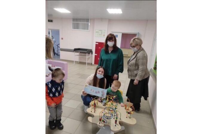 Благотворительную акцию посвятила Всемирному дню ребенка «Единая Россия» в Большом Подольске