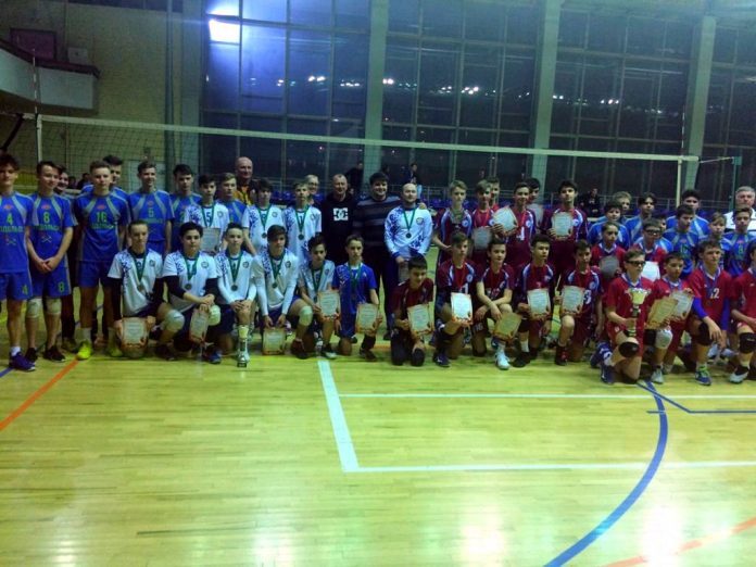 Третье место завоевали подольчане на волейбольном турнире Третье место завоевали подольчане на волейбольном турнире