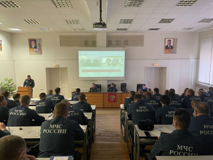 В Подольске прошли занятия по служебной подготовке Главного управления  МЧС России по Московской... В Подольске прошли занятия по служебной подготовке Главного управления  МЧС России по Московской...