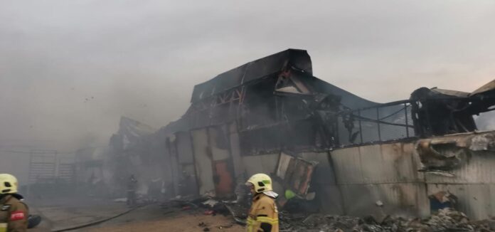 В подольской деревне Большое Толбино устранили возгорание ангара