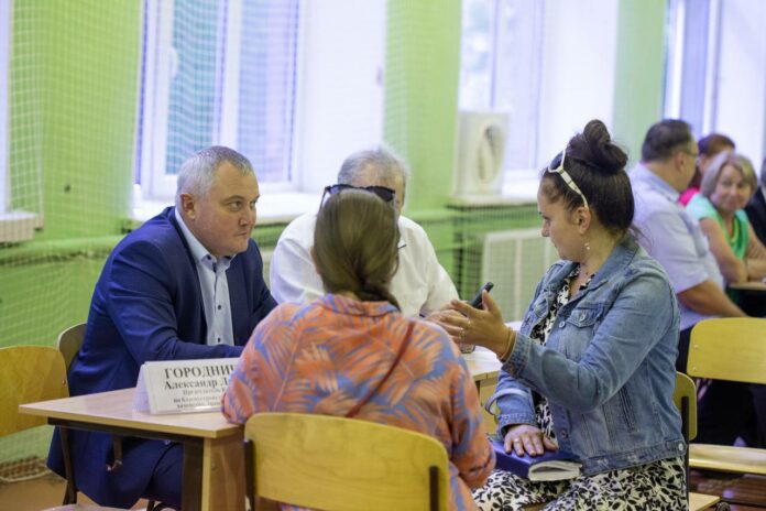 «Выездная администрация» работала в мкр. Шепчинки