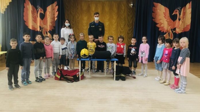 Урок пожарной безопасности прошёл в детском саду №54 в округе Урок пожарной безопасности прошёл в детском саду №54 в округе