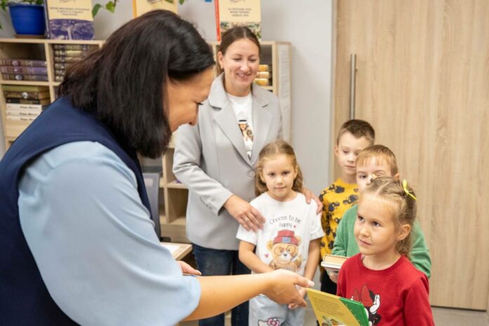 Более пятисот книг собрал лицей № 5 Подольска для школьников Донбасса Более пятисот книг собрал лицей № 5 Подольска для школьников Донбасса