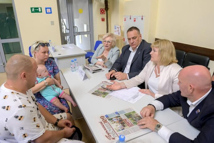 Актуальные вопросы обсудили с жителями на выездной администрации в Климовске Актуальные вопросы обсудили с жителями на выездной администрации в Климовске