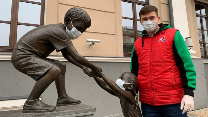 В городах России начался челлендж #НаденьМаску В городах России начался челлендж #НаденьМаску