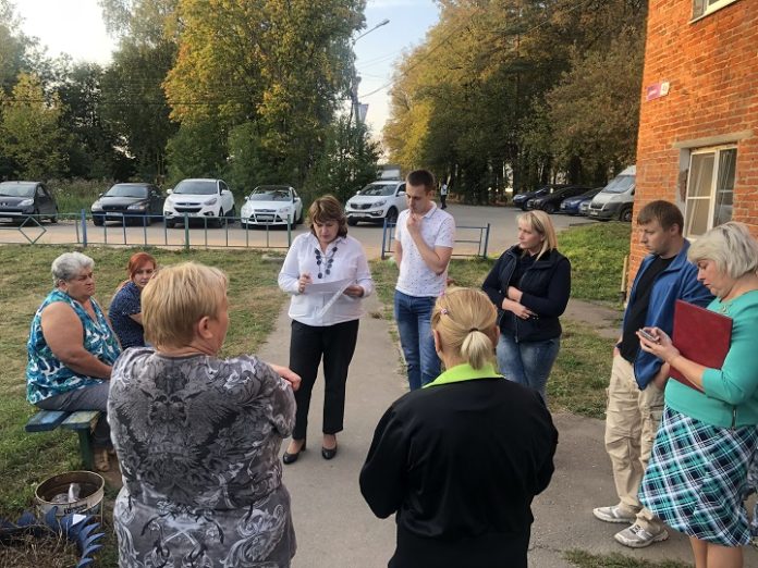 В деревне Бережки состоялась встреча по вопросам расселения  аварийного жилищного фонда