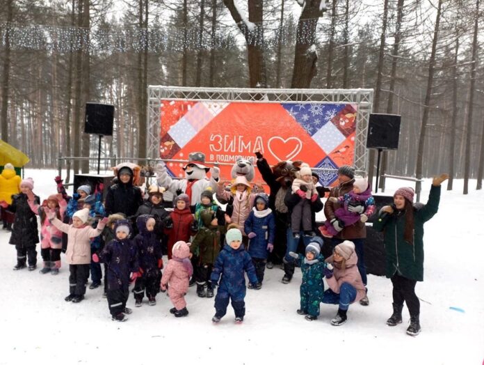 Развлекательные мероприятия для климовчан состоялись в парке «Дубрава» Развлекательные мероприятия для климовчан состоялись в парке «Дубрава»