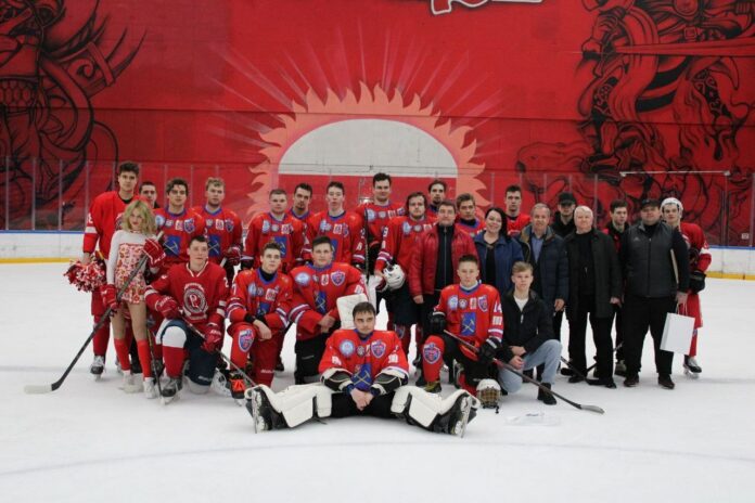 Заключительная игра чемпионата студенческой и молодежной хоккейной лиги МО прошла в Подольске