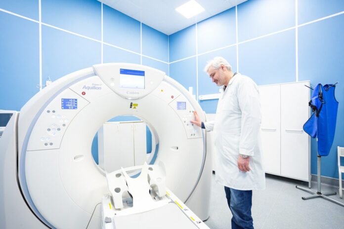 Новый компьютерный томограф установили в подольском тубдиспансере