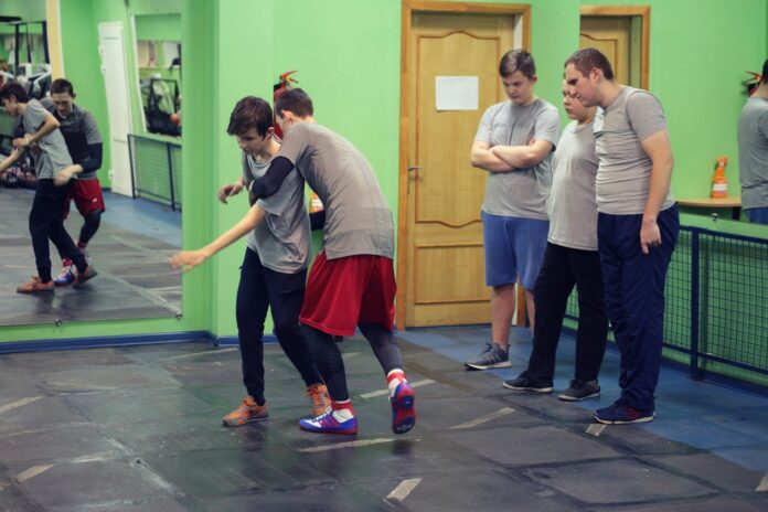 Спортсмен Виталий Горбачев провел мастер-класс для участников секции Килы «Вятичи» в Подольске Спортсмен Виталий Горбачев провел мастер-класс для участников секции Килы «Вятичи» в Подольске