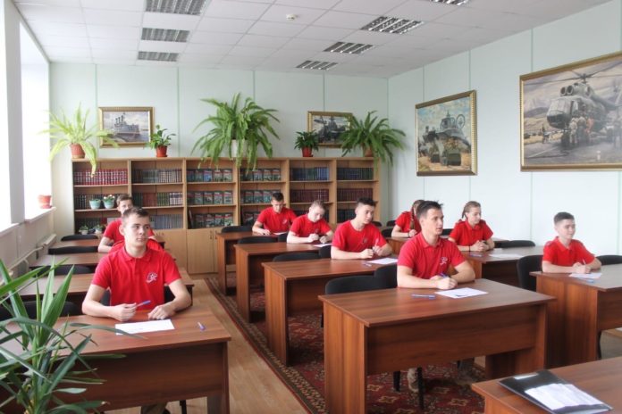 «Патриоты Подолья» завоевали первое место в отборочном региональном этапе военно-патриотической игры «Победа» «Патриоты Подолья» завоевали первое место в отборочном региональном этапе военно-патриотической игры «Победа»