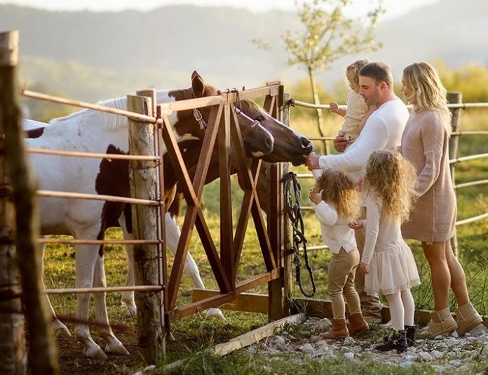 Узнать об интересных местах для отдыха в России можно узнать на портале «Росагротуризм.РФ» Узнать об интересных местах для отдыха в России можно узнать на портале «Росагротуризм.РФ»