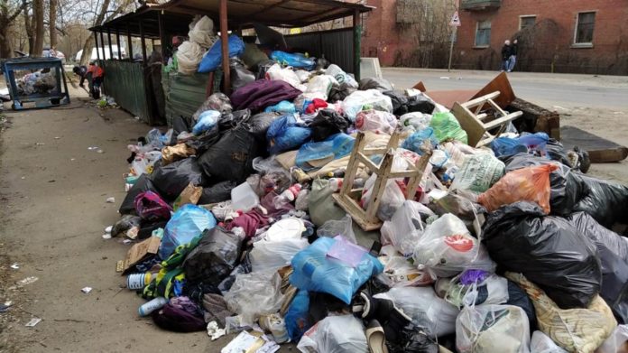 Чеховскому филиалу «МСК-НТ» необходимо в кратчайший срок решить проблему с вывозом ТКО в Городском...