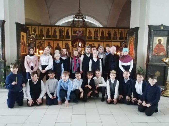 Учащиеся гимназии имени Подольских курсантов побывали на экскурсии в Храме священномученика Сергия