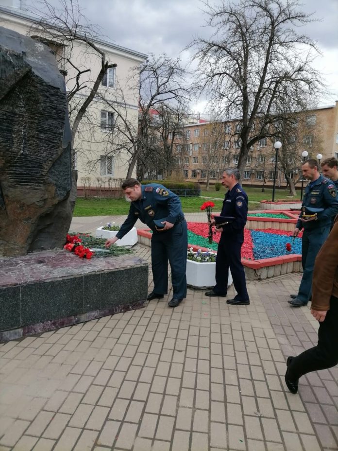 Спасатели и пожарные Подольска почтили память жертв катастрофы ЧАЭС