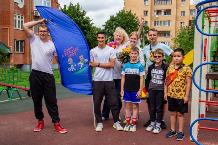 В подольских дворах продолжается летняя спортивная акция В подольских дворах продолжается летняя спортивная акция
