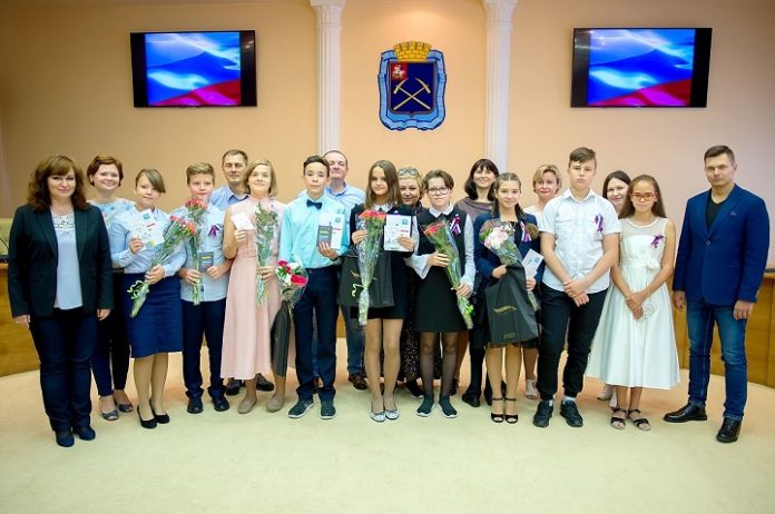 В администрации Городского округа Подольск 22 августа состоялась церемония вручения паспортов юным гражданам России