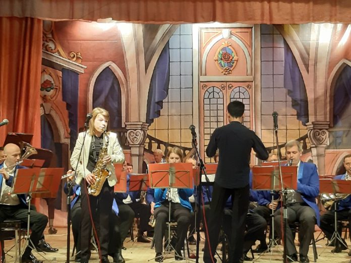 Концерт оркестра и солистов Подольской филармонии состоялся в ДК ЗИО Концерт оркестра и солистов Подольской филармонии состоялся в ДК ЗИО