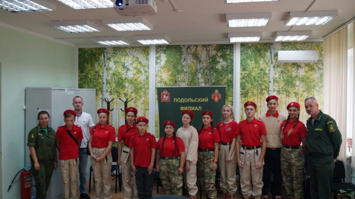 Сотрудники Подольского филиала ГКУ МО «Мособллес» провели тематическую встречу с юнармейцами