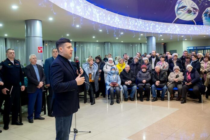 Очередную встречу с жителями Весенней провел глава Подольска Очередную встречу с жителями Весенней провел глава Подольска