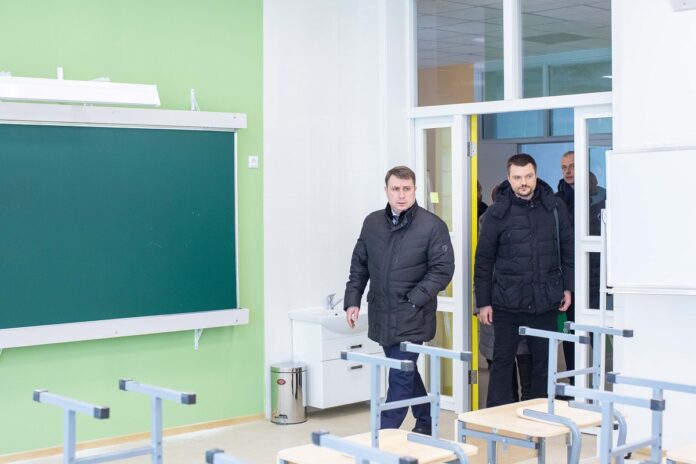 Ход строительства пристройки к школе №13 проинспектировал Дмитрий Жариков Ход строительства пристройки к школе №13 проинспектировал Дмитрий Жариков