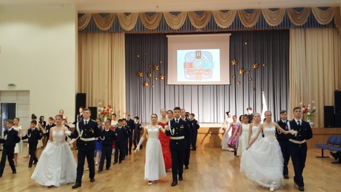 Торжественная церемония посвящения в кадеты прошла в подольской школе №32