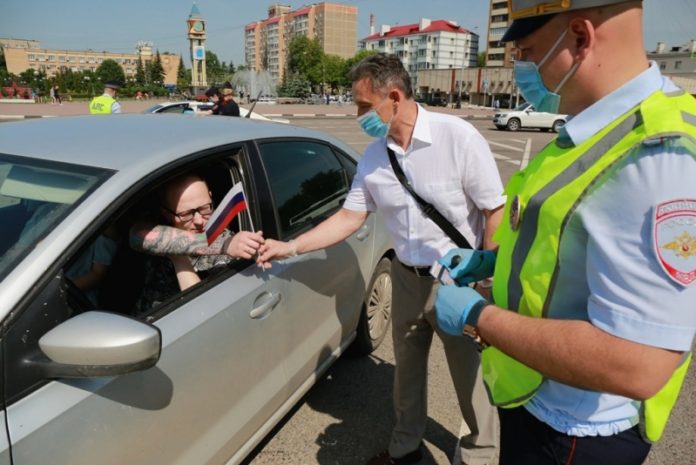 В Подольске сотрудники ГИБДД совместно с общественниками провели акцию «Жизнь важнее скорости»