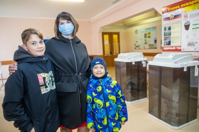 Елена Ивашкевич: «Выборы для нашей семьи — важное событие, мы всегда участвуем в голосовании!» Елена Ивашкевич: «Выборы для нашей семьи — важное событие, мы всегда участвуем в голосовании!»