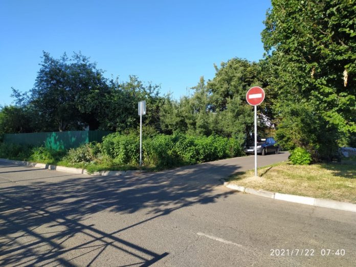 На Декабрьской улице в Климовске введено одностороннее движение На Декабрьской улице в Климовске введено одностороннее движение