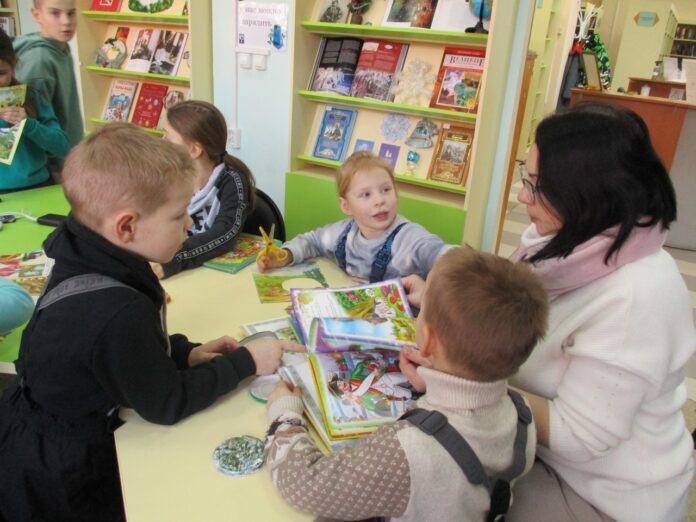 В подольской библиотеке № 5 прошел Рукодельный десант В подольской библиотеке № 5 прошел Рукодельный десант