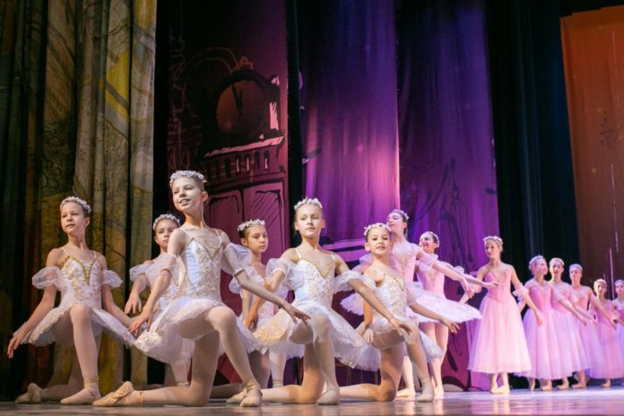 Центр детского театрального творчества Городского округа Подольск представляет балетный спектакль «Щелкунчик» Центр детского театрального творчества Городского округа Подольск представляет балетный спектакль «Щелкунчик»