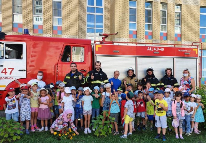 Подольские огнеборцы посетили «Центр развития ребенка – детский сад № 19» Подольские огнеборцы посетили «Центр развития ребенка – детский сад № 19»