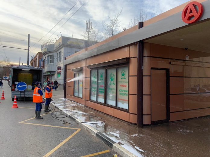 Проводятся работы по уборке объектов торговли, расположенных в остановочных комплексах Подольска Проводятся работы по уборке объектов торговли, расположенных в остановочных комплексах Подольска