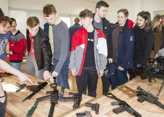 Акция «Неделя без турникетов» для старшеклассников Подольска состоялась в ЦНИИТОЧМАШ Акция «Неделя без турникетов» для старшеклассников Подольска состоялась в ЦНИИТОЧМАШ