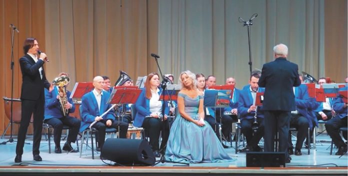 А музыка звучит… А музыка звучит…