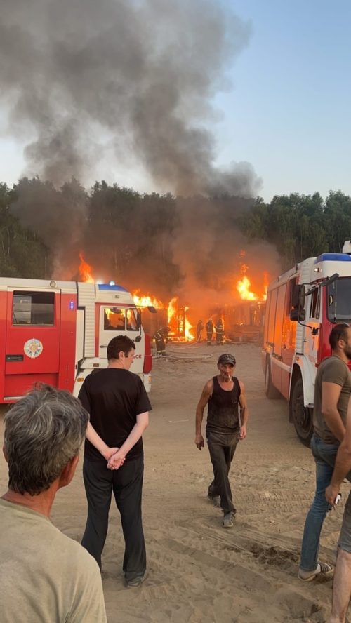 Огнеборцы устранили возгорание бытовок на Кутузовской улице в Подольске Огнеборцы устранили возгорание бытовок на Кутузовской улице в Подольске