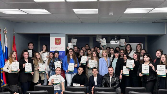 В Подольске слушатели получили сертификаты об окончании школы вожатского мастерства В Подольске слушатели получили сертификаты об окончании школы вожатского мастерства