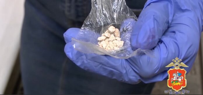 В Подольске полицейские задержали мужчину, подозреваемого в незаконном сбыте более 100 свертков с наркотиками В Подольске полицейские задержали мужчину, подозреваемого в незаконном сбыте более 100 свертков с наркотиками