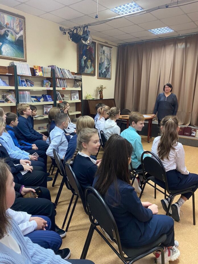 В климовской библиотеке № 26 прошла патриотическая акция «Суровая осень 1941 года»