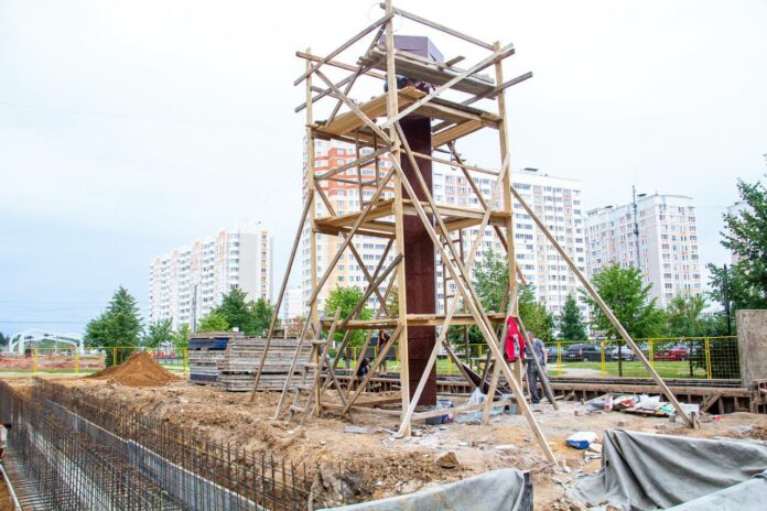 На бульваре 65-летия Победы Подольска возводят стелу «Населенный пункт воинской доблести» На бульваре 65-летия Победы Подольска возводят стелу «Населенный пункт воинской доблести»