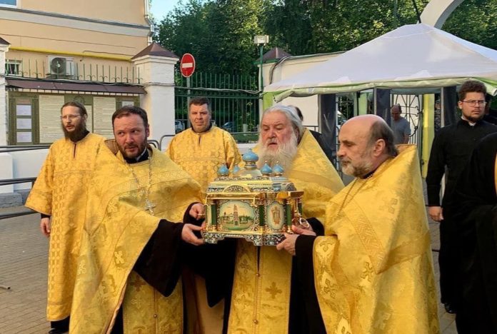 Ковчег с мощами Святого благоверного князя Александра Невского доставлен в Троицкий кафедральный собор