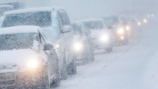 В связи с ухудшением погодных условий Госавтоинспекция призывает водителей строго соблюдать ПДД В связи с ухудшением погодных условий Госавтоинспекция призывает водителей строго соблюдать ПДД